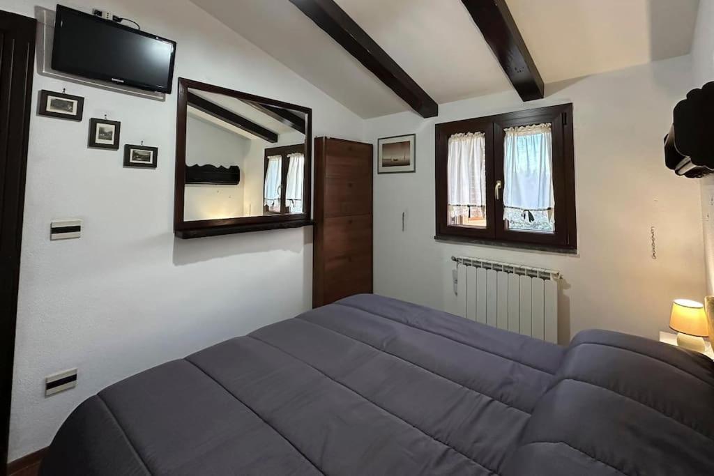 Free Parking La Bianca Neve Cottage Castel Di Sangro Exteriér fotografie